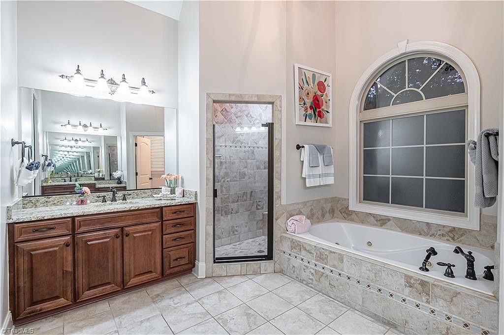 Beautiful home in sought-after Henson Forest