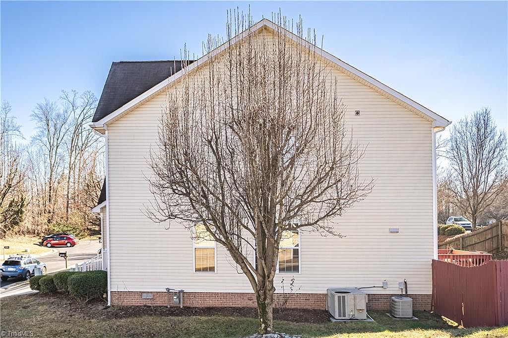 6d2133ec538337c5312d0e327ad92698-cc_ft_1536 Wonderful 4-bedroom, 2.5-bath family home situated on a corner lot in Greensboro.